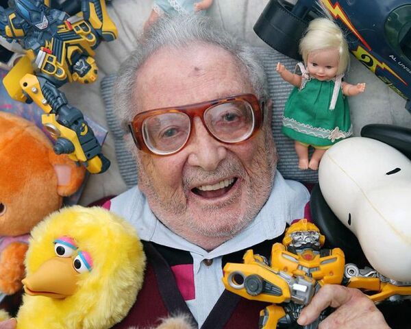 Falleció a los 98 años el creador de la línea de juguetes “Transformers”