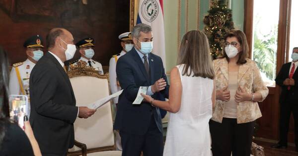 La Nación / Gobierno entregó Premio Nacional de Literatura 2021 a la obra “La Casa de la Calle 22″, de Susana Gertopán