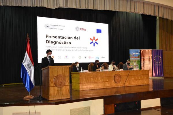 Presentan diagnóstico y plan de acción para formar a docentes - Nacionales - ABC Color
