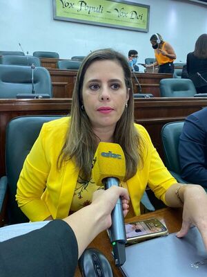 Colorados piensan que la gente es idiota, dice Kattya - Nacionales - ABC Color