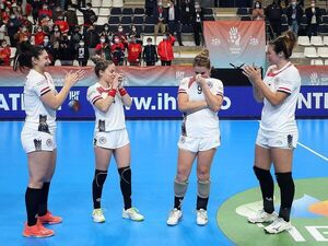 Guerreras ganan y Marizza dice adiós - Polideportivo - ABC Color