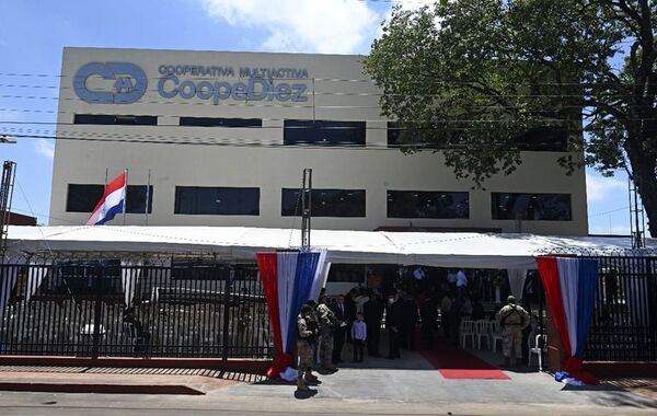 CoopeDiez inauguró edificio en aniversario - Empresariales - ABC Color