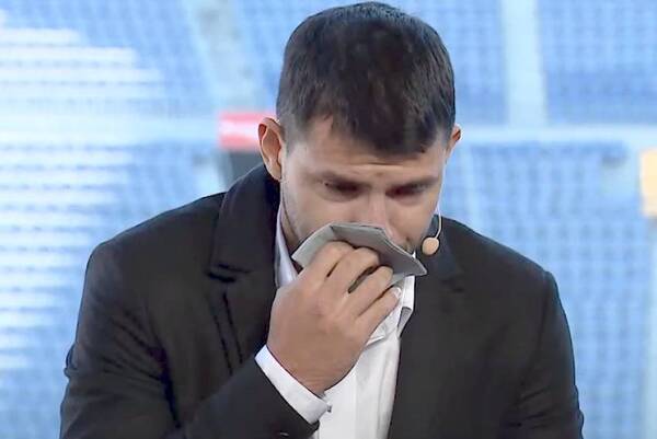 Crónica / El “Kun” y su adiós al fútbol por su arritmia