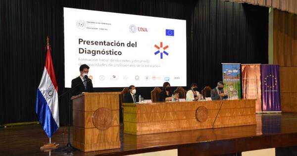 La Nación / Presentan plan de acción para formar a los docentes