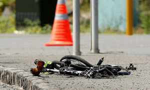 Un ciclista murió de manera instantánea tras ser embestido por un tractocamión - OviedoPress