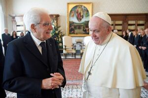 Mattarella se despide del papa Francisco, último acto de su mandato - Mundo - ABC Color