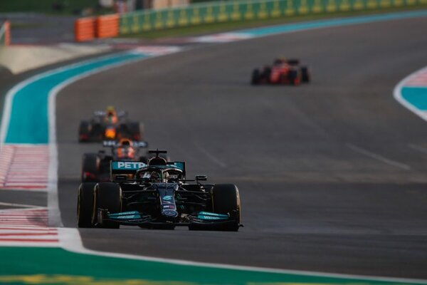 Mercedes renuncia a apelar contra la victoria de Verstappen - El Independiente