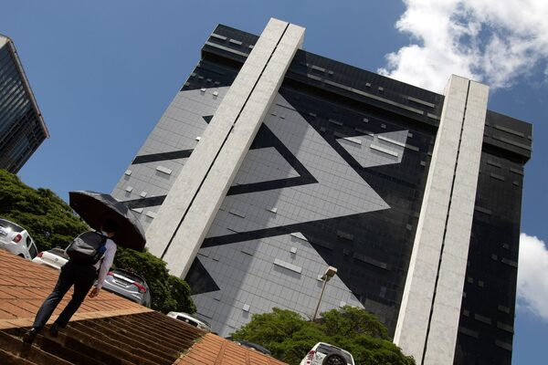 El Banco Central de Brasil reduce las proyecciones de crecimiento en 2021 y 2022 - MarketData