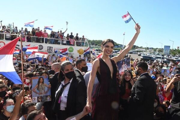 Emotivo recibimiento a Nadia Ferreira, la Virreina del Miss Universo 2021