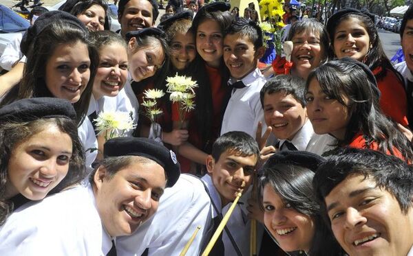 Estudiantes paraguayos tienen “actitud positiva” en la apertura a diversidad  - Mundo - ABC Color
