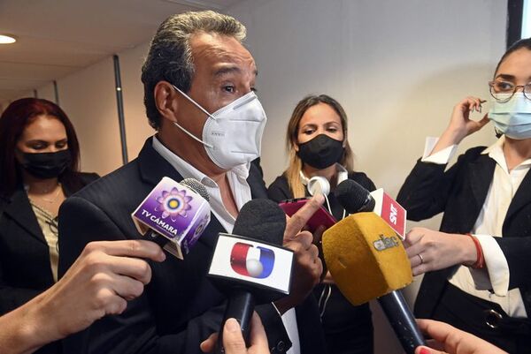 Pidieron a viceministro Orué “no prestarse a persecución política” para evitar denuncia contra Hugo Javier - A La Gran 7-30 - ABC Color