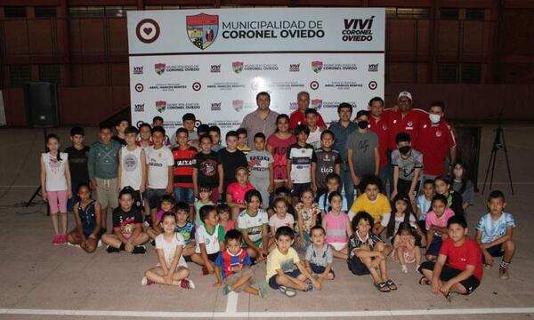 Habilitan escuela municipal de deportes en Coronel Oviedo – Prensa 5
