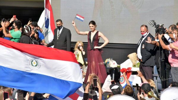 Emocionante recibimiento a Nadia Ferreira, la Miss Universo de los paraguayos