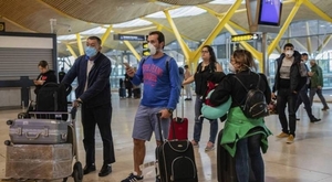 Diario HOY | Restricciones de viaje son "ineficaces" frente a ómicron, según sector aéreo europeo