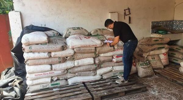 Incautan casi 14.000 kilos de azúcar que habrían sido ingresados al país de contrabando