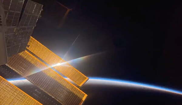El turista espacial Yusaku Maezawa graba un maravilloso timelapse a bordo de la ISS.