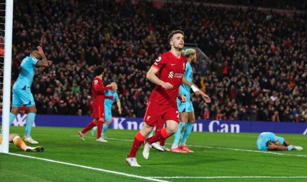 El Liverpool sigue la estela del City