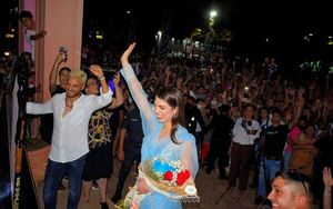 Nadia Ferreira es recibida en Villarrica por una multitud de seguidores - Nacionales - ABC Color