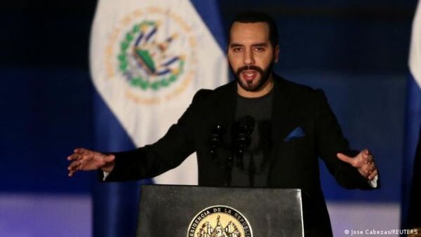 HRW: Nayib Bukele viola la libertad de expresión en redes sociales