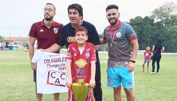 Crónica / MIGUEL ÁNGEL MENDOZA: “El título no es casualidad”