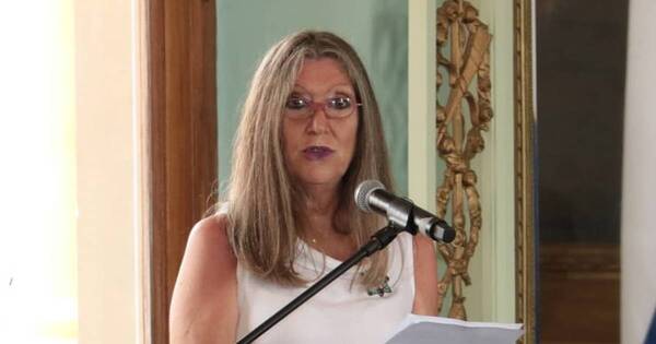 La Nación / Presidente distinguió a Susana Gertopán