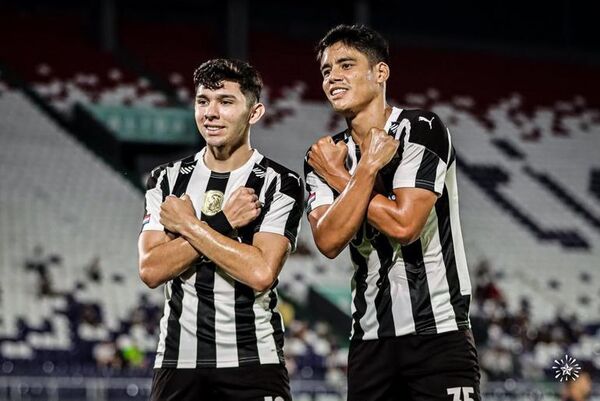 Hernesto, en la pizarra del Año Nuevo gumarelo - Fútbol - ABC Color