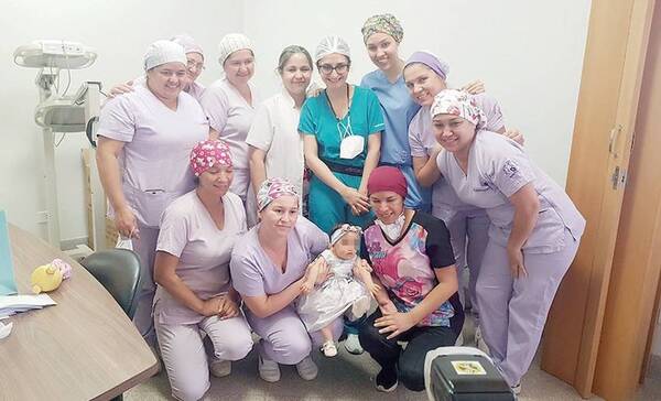 Crónica / La beba salvada del vientre de su mamá con covid ¡cumple 1 añito!
