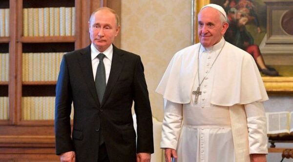 Putin felicita al papa Francisco por sus 85 años