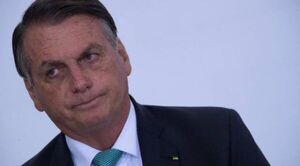Bolsonaro pide divulgar nombres de quienes aprobaron vacuna para niños