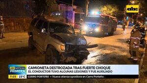 Camioneta quedó destrozada tras fuerte choque - ABC Noticias - ABC Color