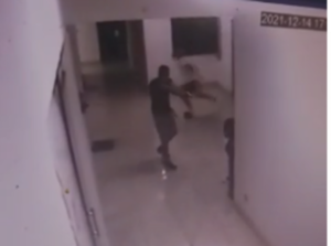 Sicariato en Capiatá: matan de 4 balazos a un joven en su departamento | OnLivePy