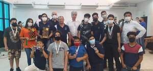 Ajedrecistas de la UNE sobresalen en torneo internacional en Cascavel - La Clave