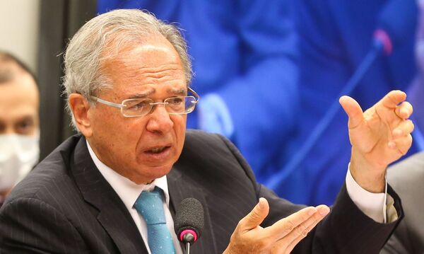 Ministro brasileño ataca al FMI y lo invita a hacer previsiones en otro lugar