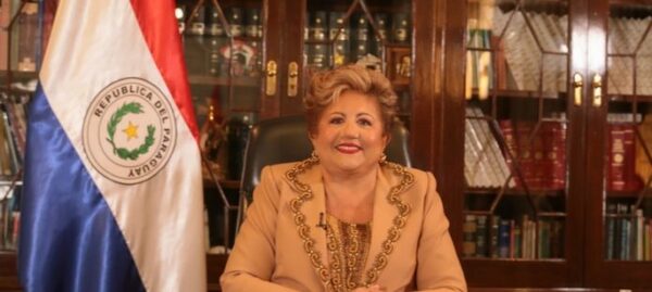 Ministra Wapenka encabezará misión electoral en Chile