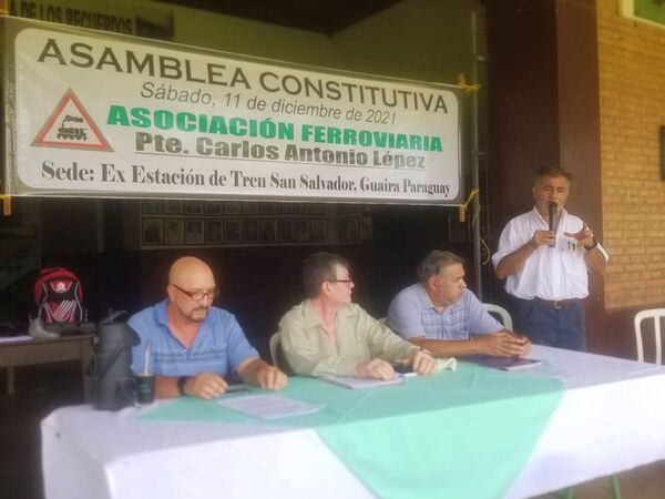 Exferroviarios forman una asociación para reivindicar derechos - Nacionales - ABC Color