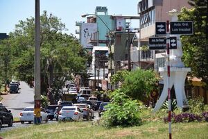 Más de un kilómetro de “cola” y tres horas de espera para ingresar a Posadas - Nacionales - ABC Color