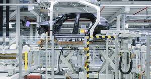 La Nación / Medio millón de empleos amenazados por producción de coches eléctricos