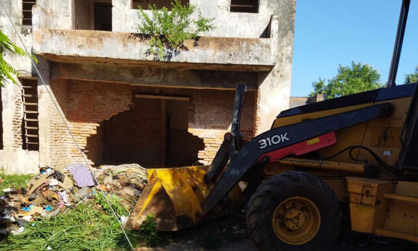 Limpian y ordenan excorreo tras desalojo de indígenas - OviedoPress