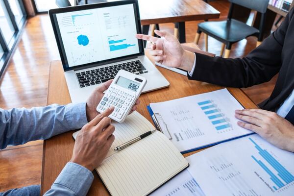 Tigo mantiene calificación internacional y Frigorífico Concepción mejora en nota de bonos locales - MarketData