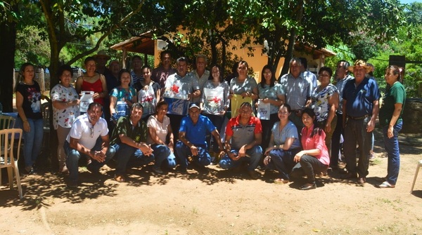 Productores de caña de azúcar, socios de Comercio Justo: Compartieron almuerzo por fin de año - Noticiero Paraguay
