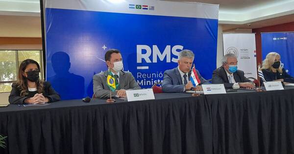 La Nación / Ministros de Seguridad avanzan en la creación de un centro de inteligencia trinacional