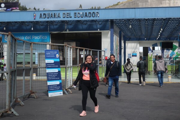 El COE de Ecuador autoriza la apertura inmediata de principal paso con Colombia - MarketData
