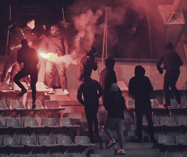 Violentos incidentes obligan a la suspensión de un partido de Copa de Francia