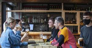 La Nación / Los pubs y restaurantes deben cerrar a las 20:00 en Irlanda