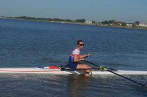 Alejandra Alonso gana su heat y se anota a la gran final del singles femenino en el Sudamericano de Remo