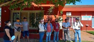 Beneficiarios de viviendas reclaman a la Essap conexión de agua potable  - Nacionales - ABC Color