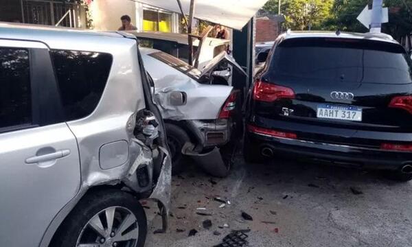 Asunción: Conductor de lujosa camioneta mata a una mujer y se da a la fuga – Prensa 5