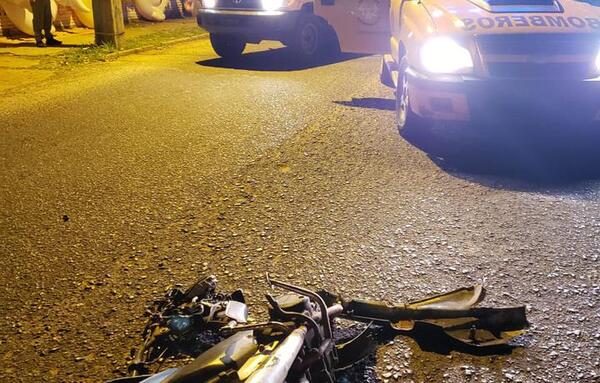 Conductor atropelló a una motociclista, la mató y se dio a la fuga