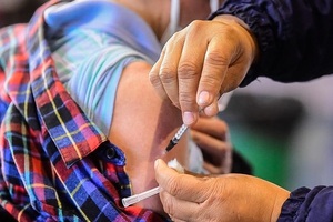 Aplican vacunas anticovid hoy en la Costanera, hospitales de Asunción y en el exAratirí - ADN Digital