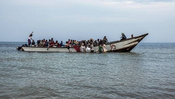 Diario HOY | Un niño de un año cruza el Mediterráneo solo junto a otros migrantes
